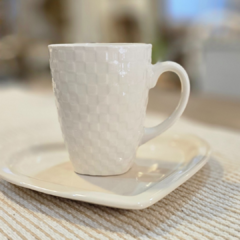 TAZA BLANCA CON TRAMA