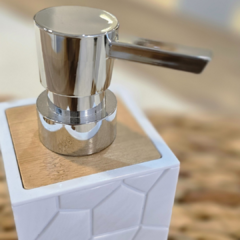 DUSPENSER ACRILICO Y BAMBU - comprar online