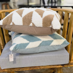 ALMOHADON FRENTW ROMBO en internet
