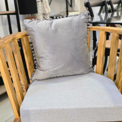 ALMOHADON BORDE POMPOM - comprar online
