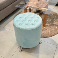 PUFF CON PATAS - comprar online