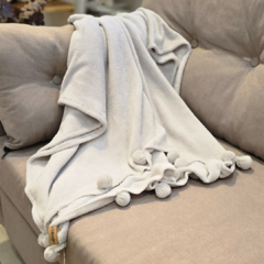 MANTA POLAR POMPON - comprar online