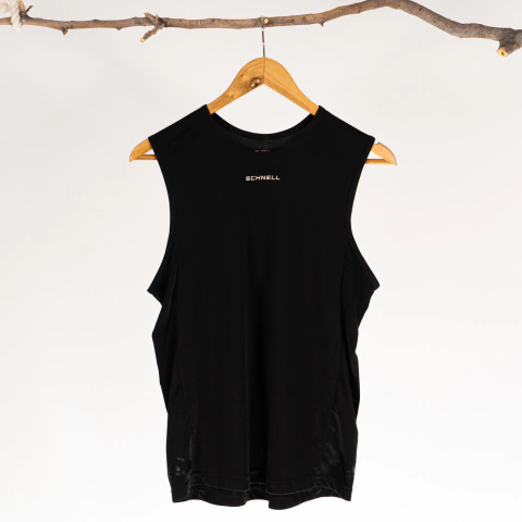 REMERA SCHNELL Talle L OUTLET