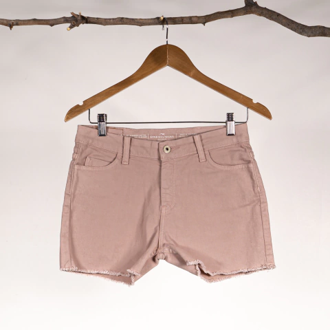 SHORT ETIQUETA NEGRA Talle 26