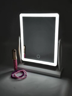Espejo Maquillaje Led a pila tactil marco plastico - comprar online