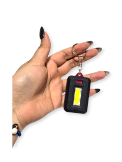 Imagen de Linterna mini led recargable llavero a pila luz blanca frio