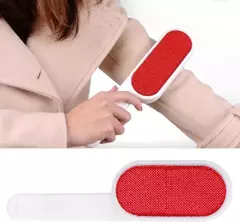 Imagen de Cepillo Quita Pelusas Pelos Mascotas Rojo