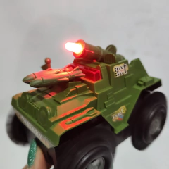 juguete auto Tanque Con Luz Y Movimiento A Pila Auto - pachos