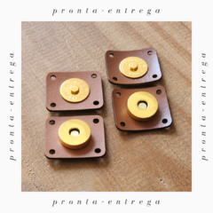 *PRONTA-ENTREGA* Kit Placa de Couro Sintético + Botão Imantado 18mm DOURADO