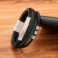 Pulseira Masculina Senior de Couro e Fecho Magnético na internet