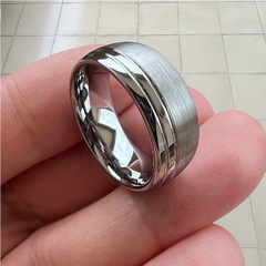 Anel Masculino Groove Escovado de Tungstênio 8mm na internet