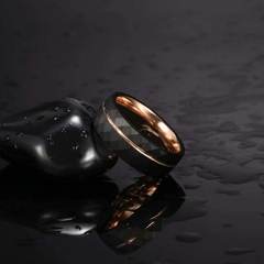 Anel Black Martelado de Tungstênio Confort Premium - Pulseiras e Acessórios Masculino | Sr Lordre