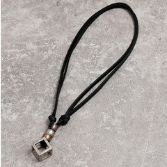 Colar Masculino Quadrado Vintage de Couro Legitimo - Pulseiras e Acessórios Masculino | Sr Lordre