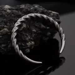 Imagem do Bracelete Retrô Aberto Aço Inoxidável Premium