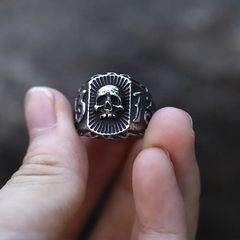 Anel Masculino Caveira 13 Aço Inoxidável - Pulseiras e Acessórios Masculino | Sr Lordre