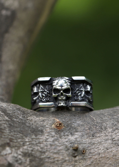Anel Masculino Caveira Vintage em Aço Inoxidável - comprar online