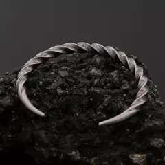 Bracelete Retrô Aberto Aço Inoxidável Premium na internet
