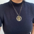 Colar personalizado Árvore da Vida nomes com borda cravejada banhado a ouro 18k na internet