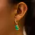 Brinco de argola coração gota zircônia turmalina verde fosca banhado a ouro 18k - comprar online