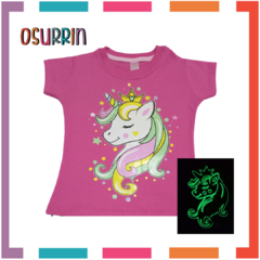 Remera Unicornio que BRILLA en la oscuridad 100% algodón peinado premium