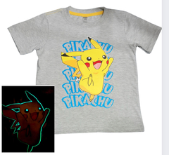 Remera PIKACHU que BRILLA en la oscuridad