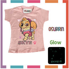 Remera SKYE PATRULLA CANINA que BRILLA en la oscuridad 100% algodón peinado premium
