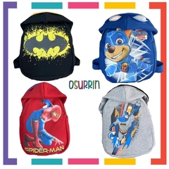 CAPUCHILAS - Mochilas tipo chaleco con capucha estampa personajes. - OSURRIN