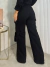 Calça wide leg cargo Dayse na internet
