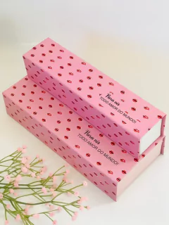 10 UN CAIXA CARTONADA DOCES FECHAMENTO COM IMÃ - TODO AMOR DO MUNDO