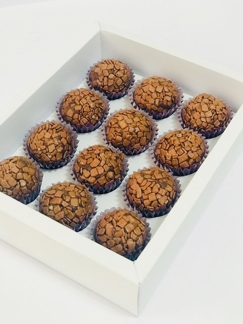 10 Caixas para 12 doces -LISA