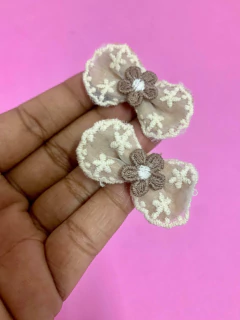 APLIQUE LAÇO BORDADO COM FLOR 5CM/2 UNIDADES na internet