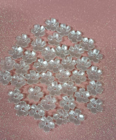 FLOR 5 PETALAS COM FURO CÔNCAVO PEROLADO 12MM - 20GR na internet