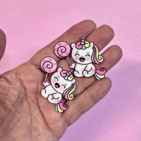 APLIQUE ACRÍLICO UNICÓRNIO PIRULITO 4 X 4,5 cm. /2 UNIDADES - comprar online