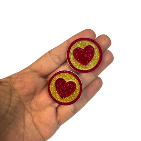 APLIQUE ACRÍLICO BOTTON CORAÇÃO NATAL 3,5 x 3 cm / 2 unidades - comprar online
