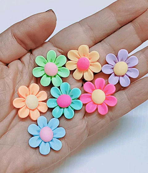 APLIQUE RESINA FLOR 7 PÉTALAS 25 mm./ 4 UNIDADES - comprar online