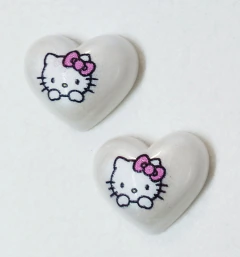 Imagem do APLIQUE DE RESINA CORAÇÃO HELLO KITTY 19 X 16 mm. /4 unidades