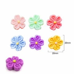 APLIQUE FLORZINHA RESINA PRINCESS COM PESTILO 2X2CM - 10 UNIDADES SORTIDAS - comprar online