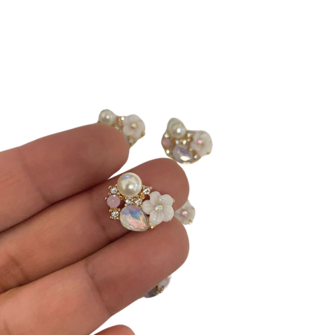 APLIQUE FLORZINHA E PEDRARIA - 2 UNIDADES