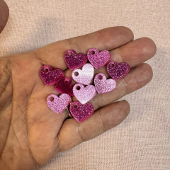 PINGENTE ACRÍLICO CORAÇÃO GLITTER 2 x 1.5 cm. / 10 unidades cor única na internet