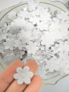 APLIQUE FLORZINHA PRENSADA TECIDO BRANCA - 50 UNIDADES