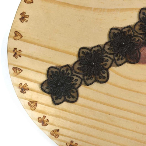 RENDA GUIPIR FLOR G PRETA COM PEROLA - 3 UNIDADES