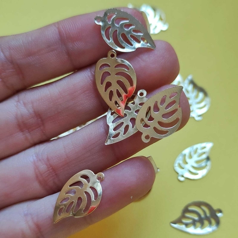 FOLHA METAL VAZADA PEQUENA 2 X 1,2 CM - 10 UNIDADES