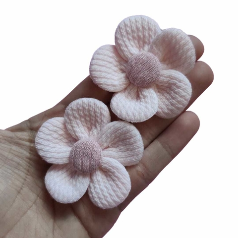 APLIQUE FLOR DE TECIDO ROSA BEBÉ - 2 UNIDADES