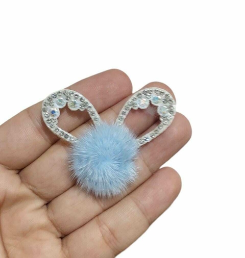 APLIQUE ORELHAS DE COELHO LUXO COM POMPOM AZUL BEBE - UNIDADE
