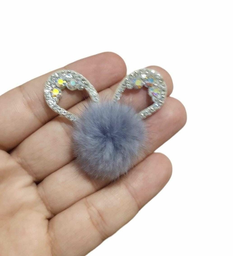 APLIQUE ORELHAS DE COELHO LUXO COM POMPOM ROXINHO - UNIDADE