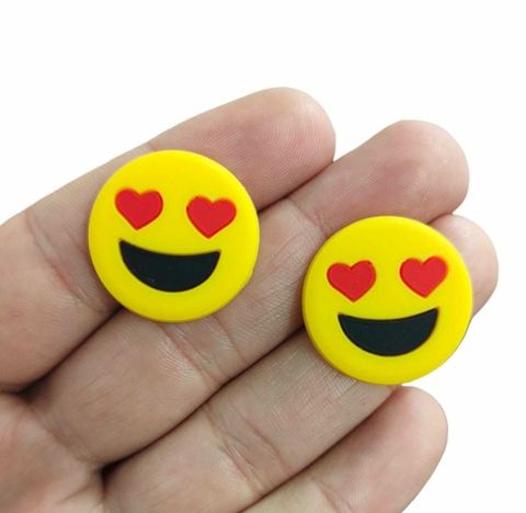 APLIQUE EMBORRACHADO EMOJI OLHOS CORAÇÃO - 2 UNIDADES