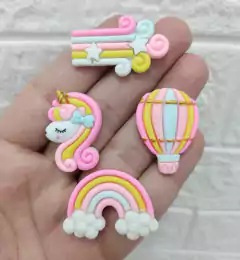 KIT APLIQUE RESINA MUNDO MÁGICO ROSA - 4 UNIDADES