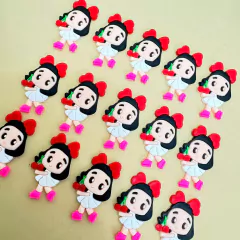 APLIQUE EMBORRACHADO MENINA VESTIDO BRANCO E CEREJA - 2 UNIDADES - comprar online