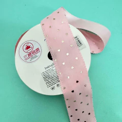 FITA SANDING TRABALHADA COM CORAÇÕES DOURADOS - METRO - Fitas da Teresa | Materiais para Laceiras - Apliques para Laços - Miçangas