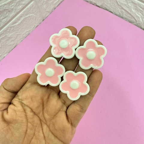 APLIQUE MARGARIDA DE RESINA BORDA E O MIOLO BRANCO - 2 UNIDADES - comprar online